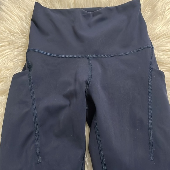 Lululemon navy blue legging - Picture 5 of 6